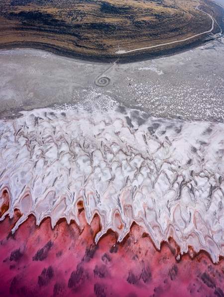 Utah's Pink Lake at Spiral Jetty - The Adventures of Nicole