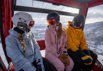 Park-City_Canyons-Village_Winter_2024_20240306_Card2_PCMR_Skiing_KevinWinzeler-6850